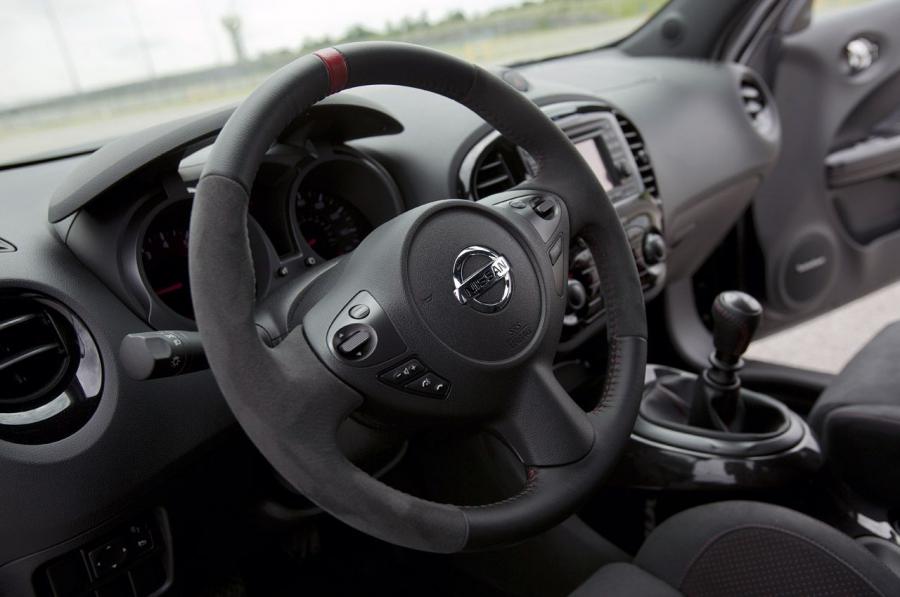  Nissan Juke Nismo 2013 года  (фото 15 из 25)